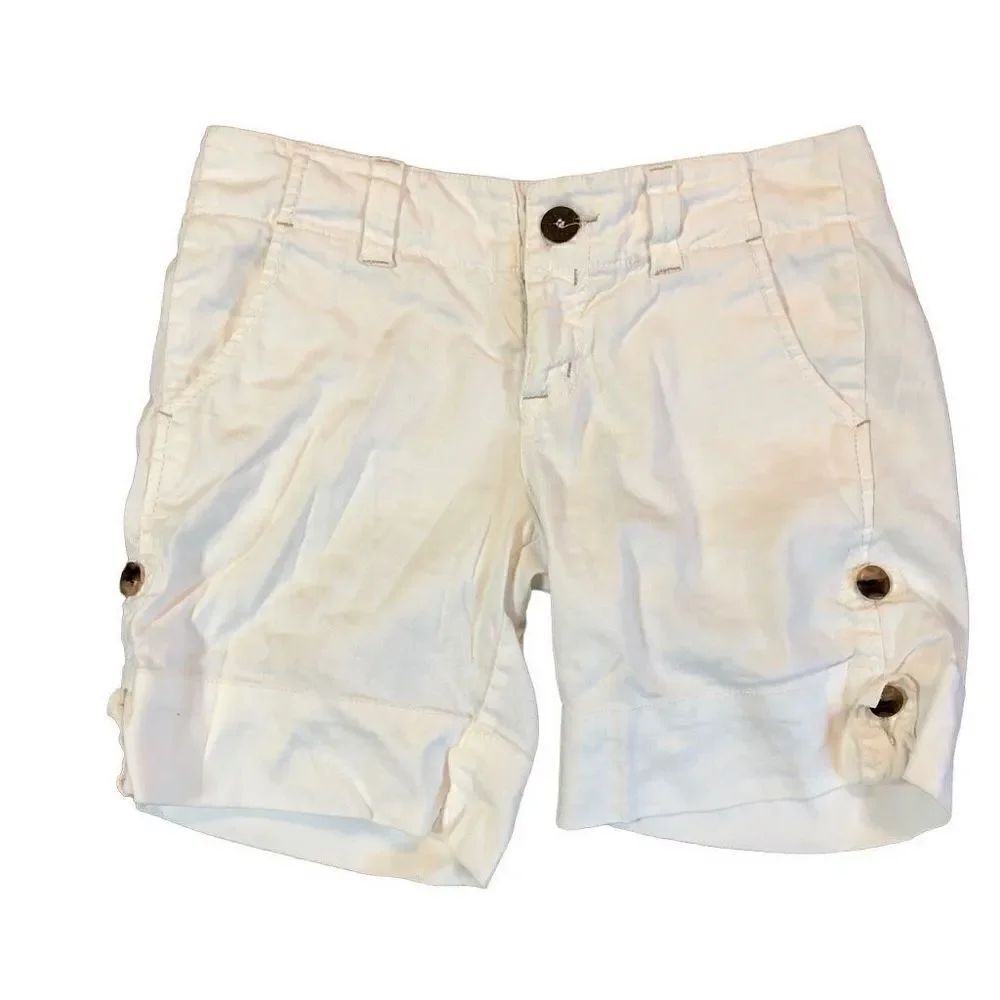 Level 99 Women’s Shorts White Size 25
